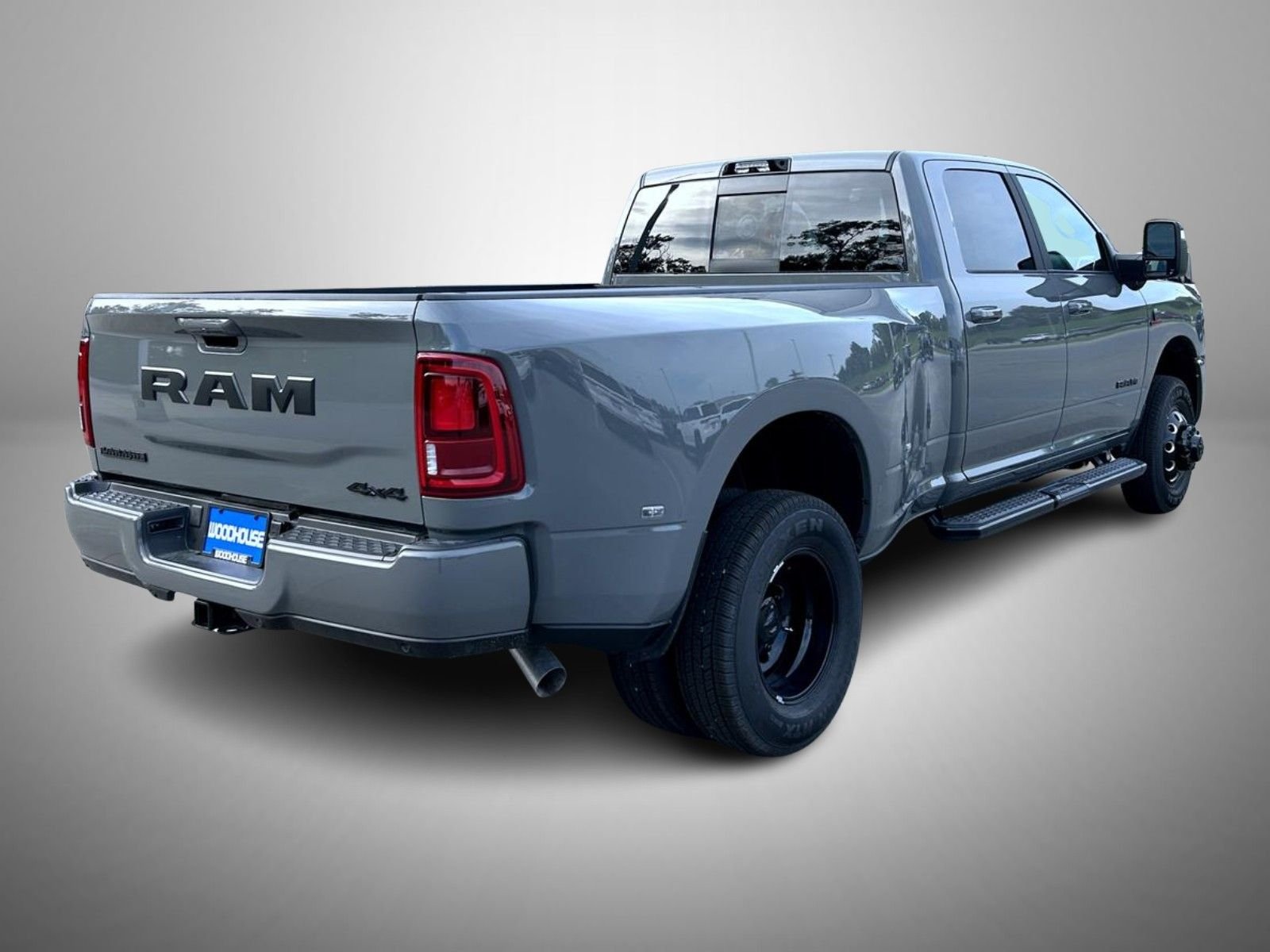 New 2026 Ceramic Gray Clear-Coat Exterior Paint RAM Laramie image 5