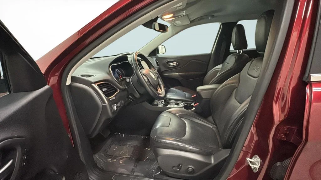 Used 2020 Red Jeep Limited image 6