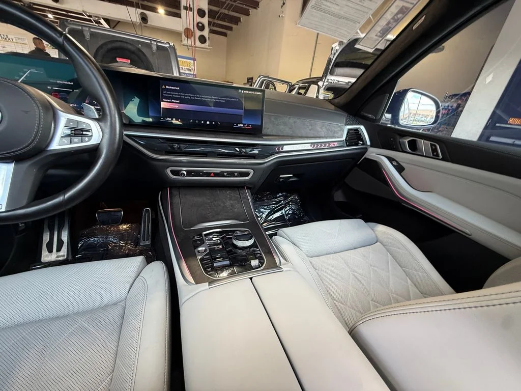 Used 2024 Black BMW xDrive40i image 15