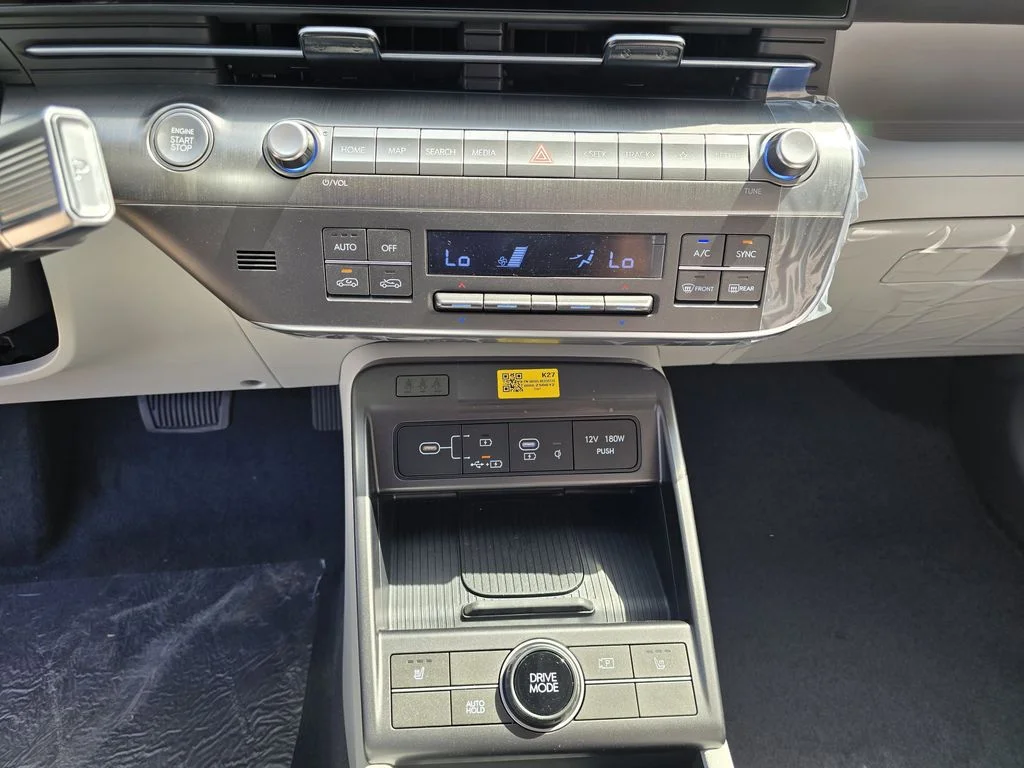 New 2026 White Hyundai SEL Premium image 20