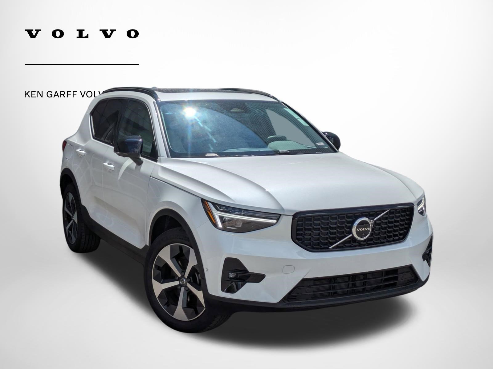 2026 Volvo XC40 B5 Plus Dark AWD's photo