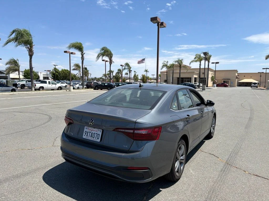 Used 2024 Gray Volkswagen 1.5T SE image 8