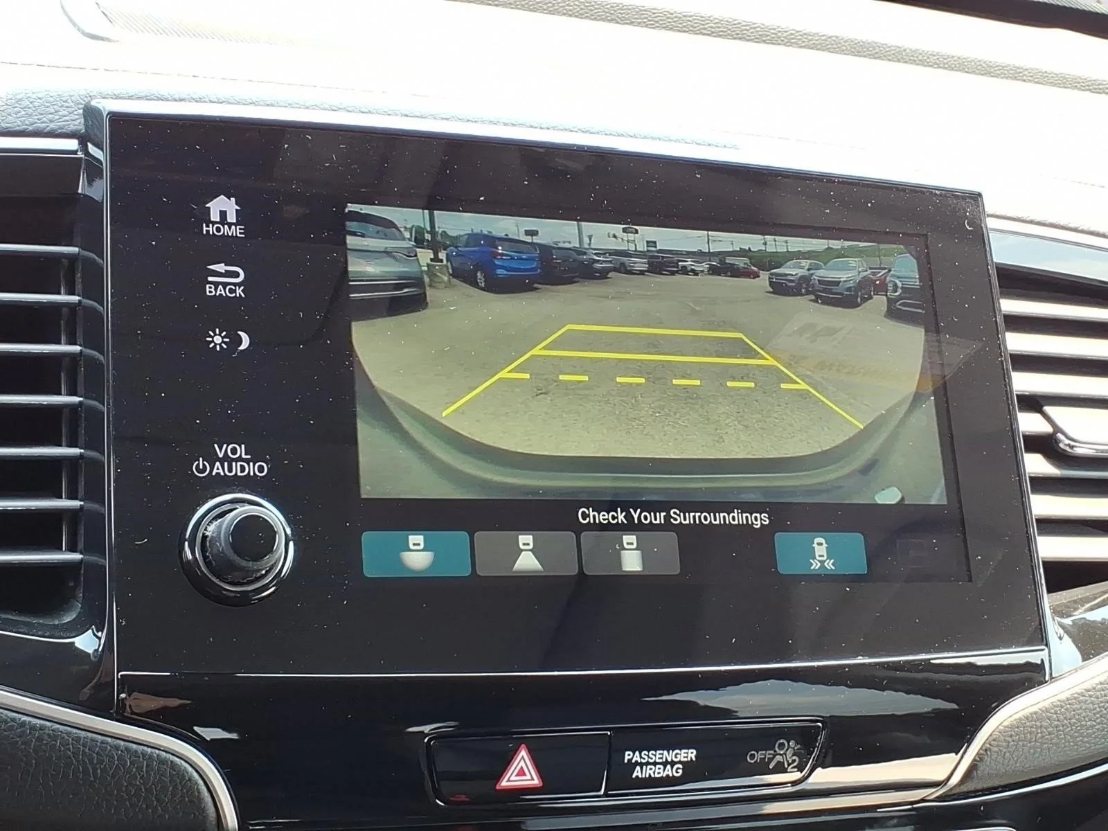 Used 2021 Crystal Black Pearl Honda Touring 8 Passenger image 18