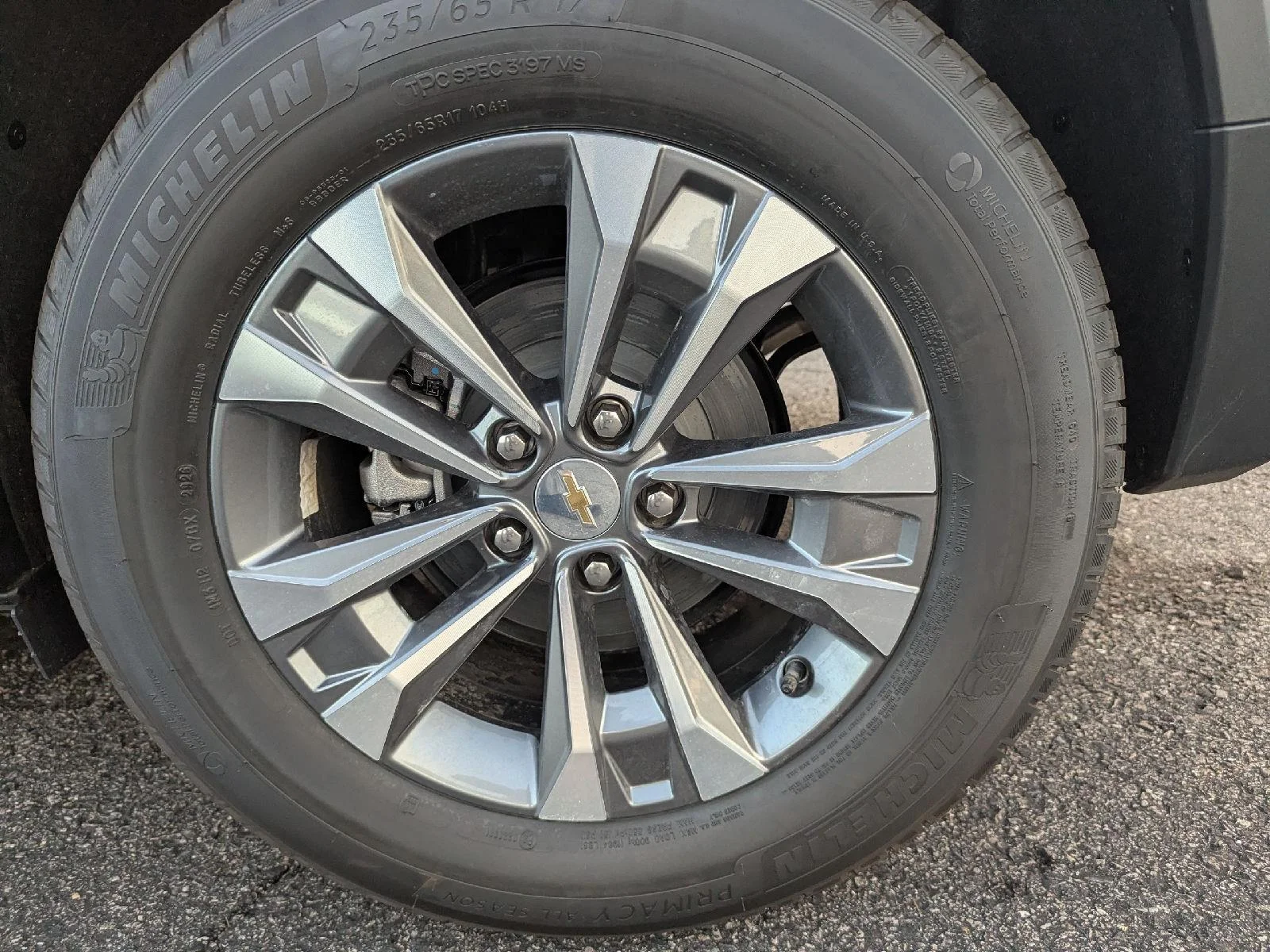 New 2027 Sterling Gray Metallic Chevrolet LT image 35