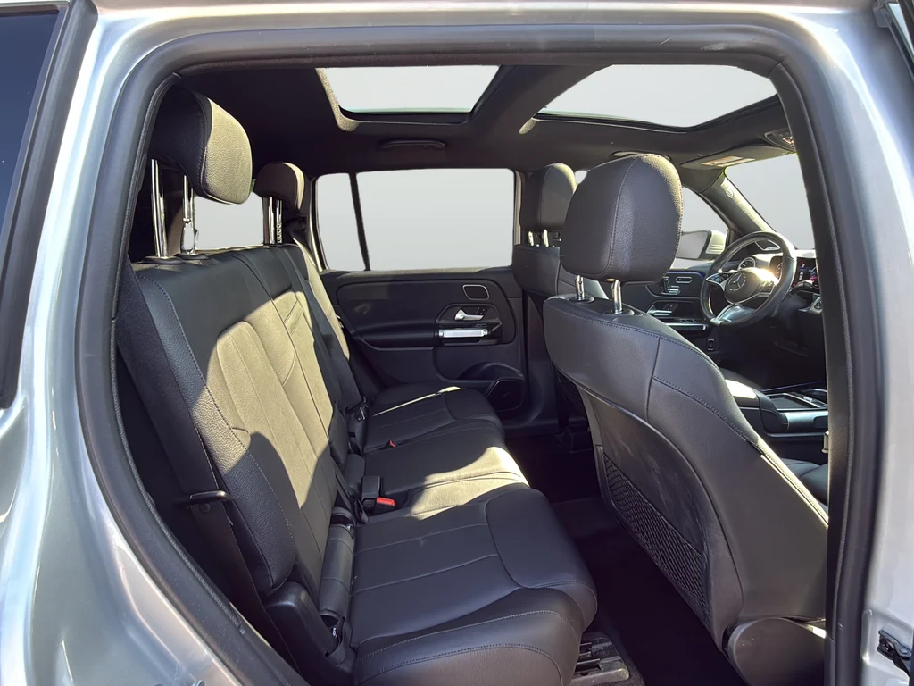Used 2024  Mercedes-Benz GLB 250 image 25