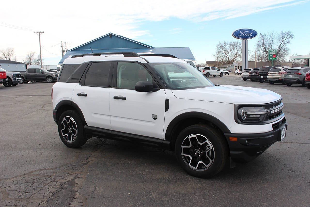 Used 2021 Oxford White Ford Big Bend AWD 4dr SUV image 4