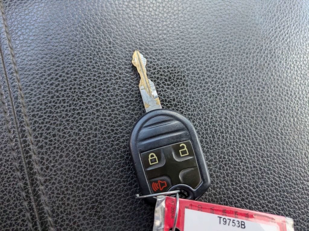 Used 2016 White Ford Lariat image 28