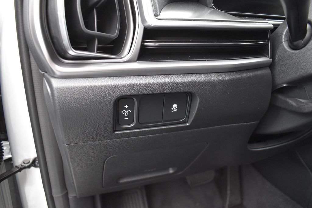New 2026 Ivory Silver Kia LX image 7