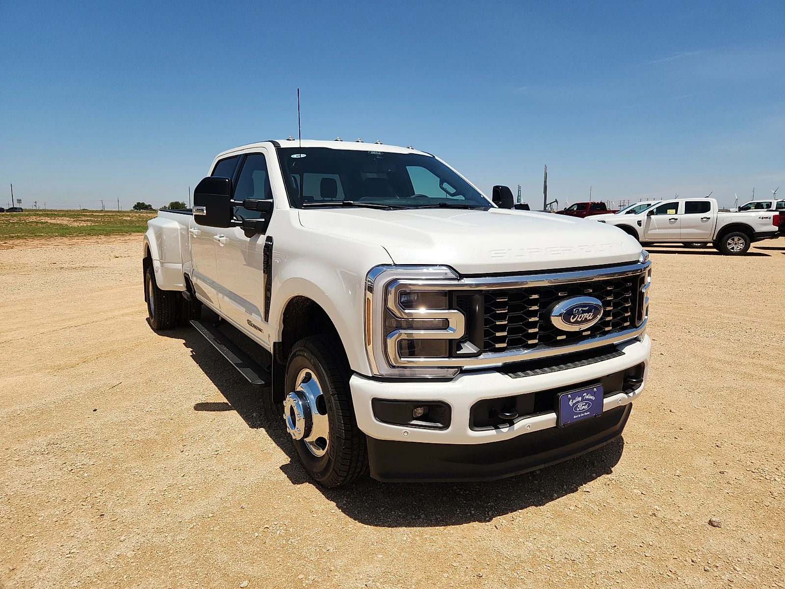 New 2026 Star White Metallic Tri-Coat Ford F-350® Platinum® image 1