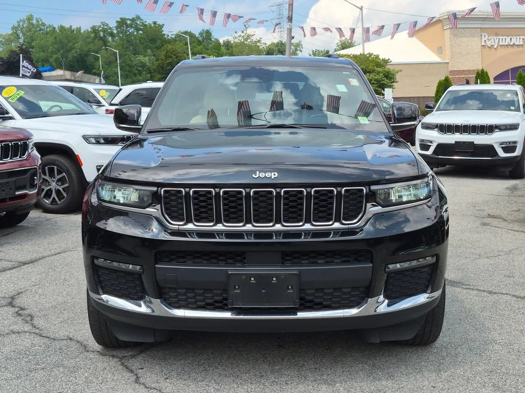 Used 2023 Black Jeep Limited image 3