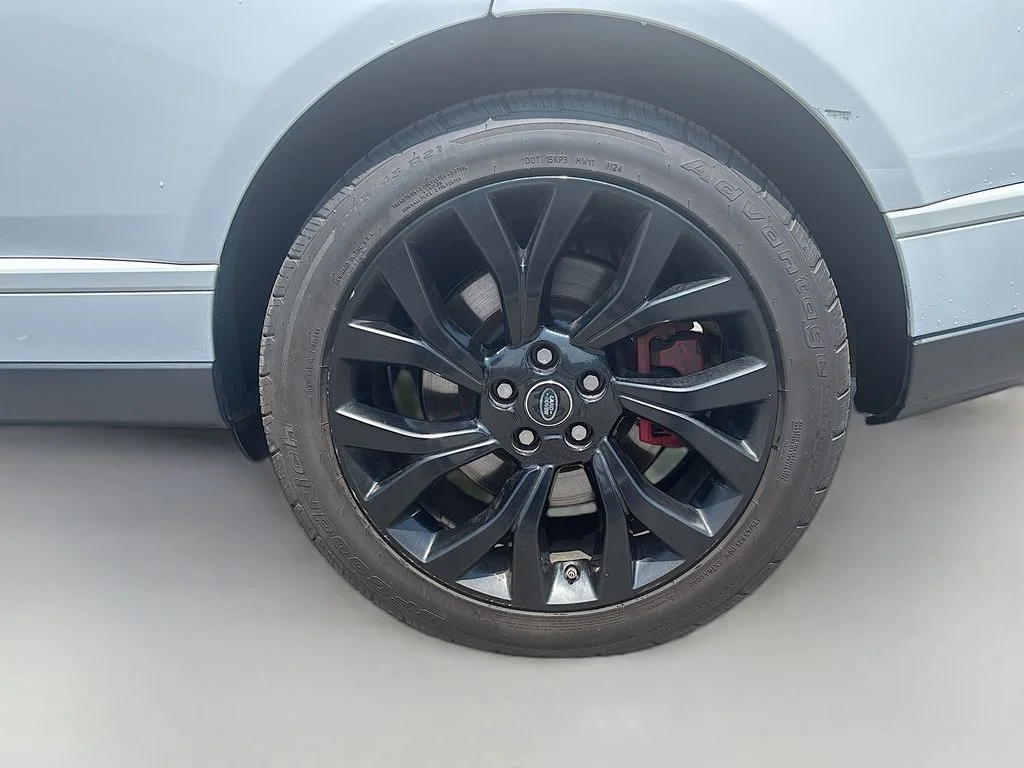 Used 2020 Fuji White Land Rover HSE image 12
