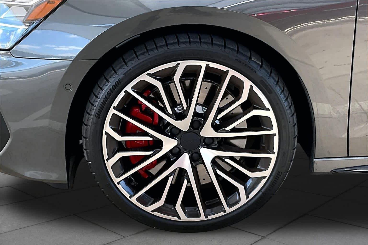 Used 2026 Daytona Gray Pearl Effect Audi  image 10