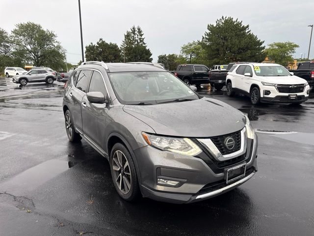 Used 2019 Gray Nissan SL image 6
