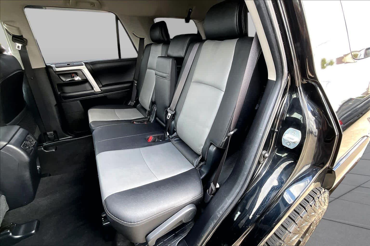 Used 2020 Midnight Black Metallic Toyota SR5 Premium image 20