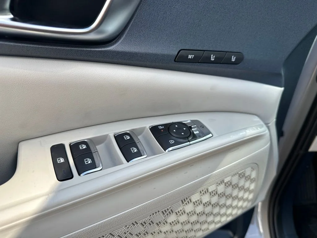 New 2026 White Kia EX image 7
