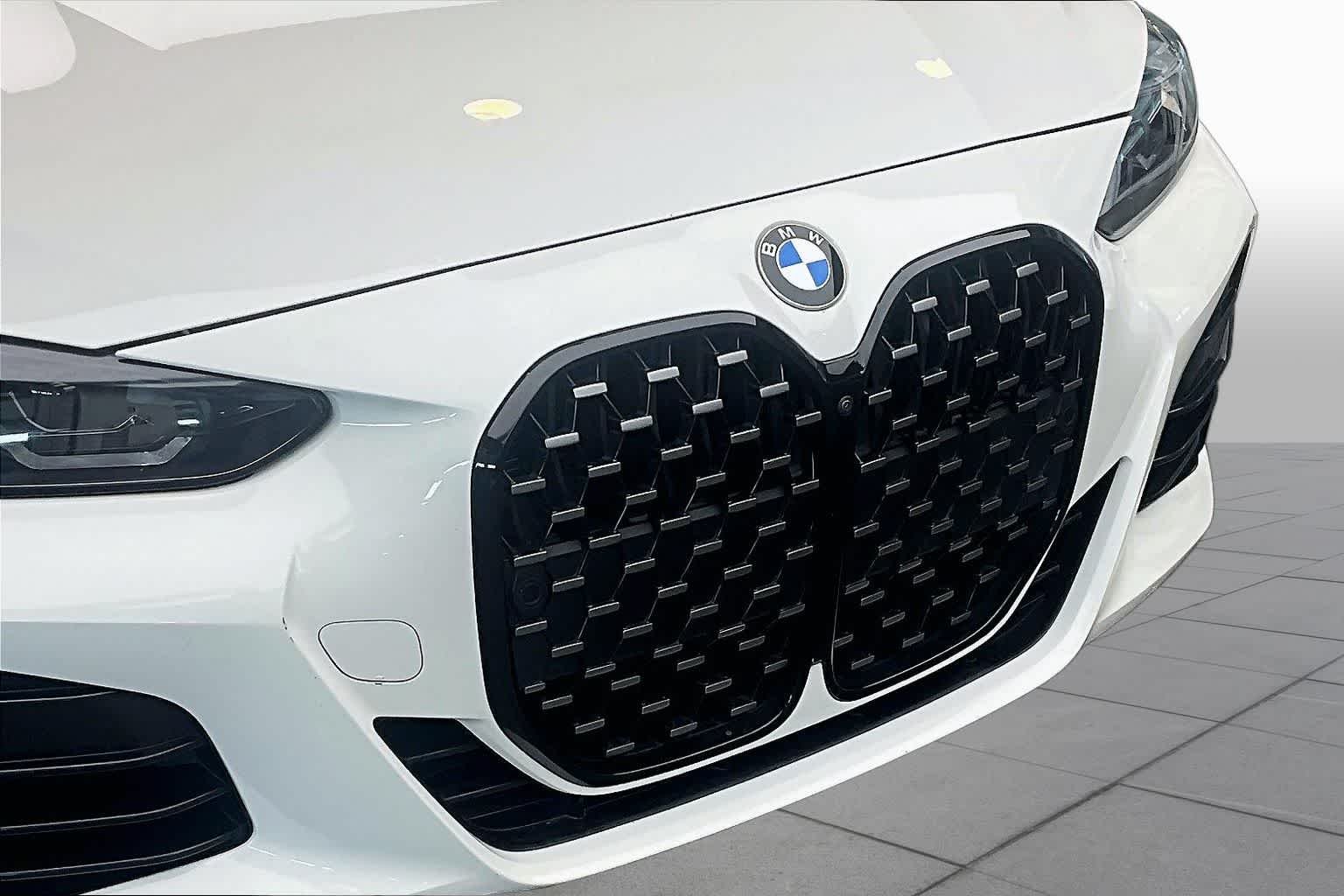 Used 2024 Alpine White BMW M440i image 32