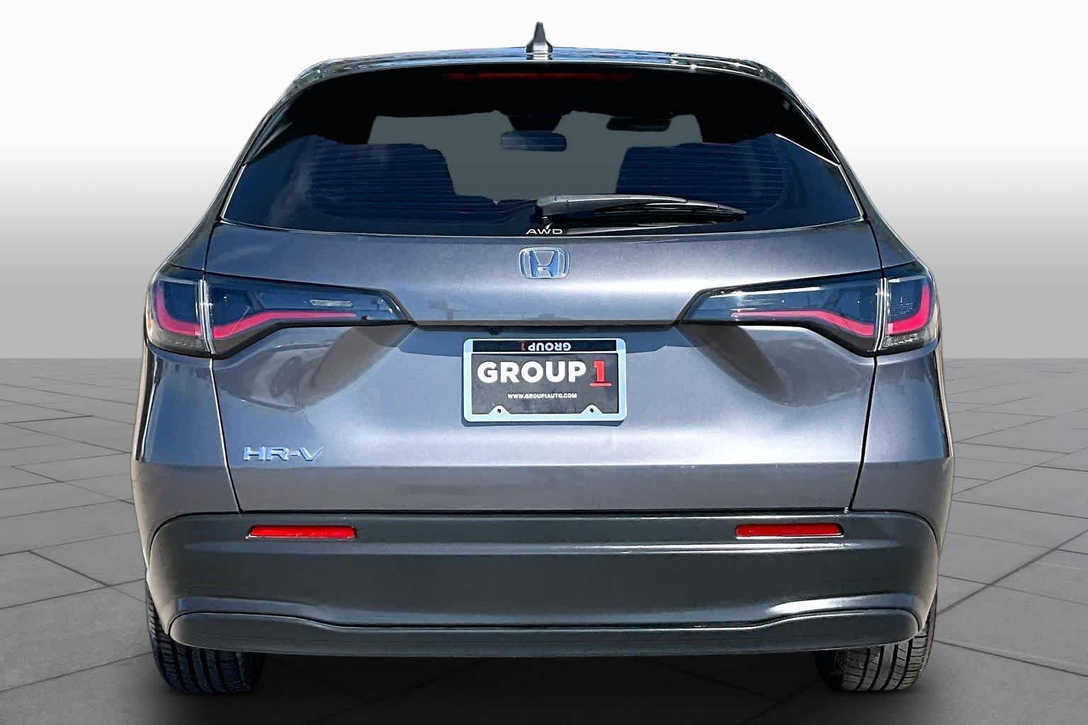 Used 2023 Modern Steel Metallic Honda LX image 5