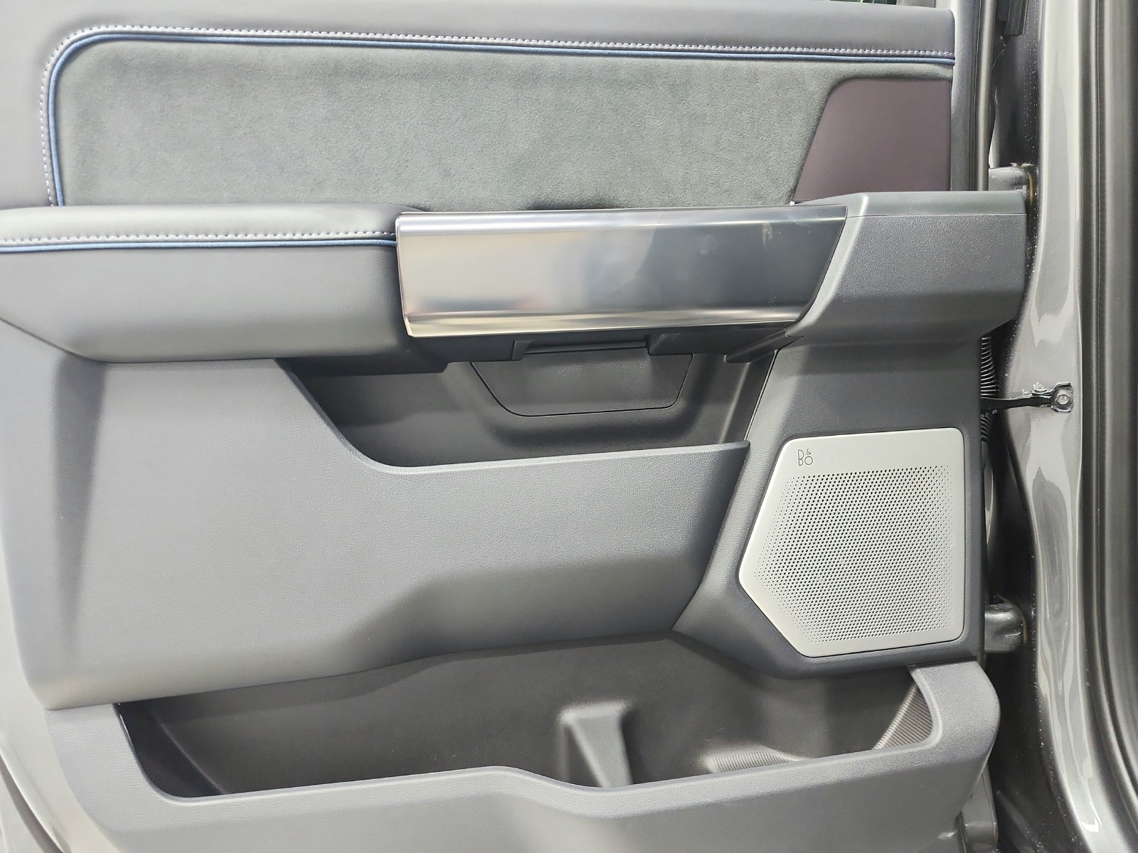 New 2027 Carbonized Gray Metallic Ford F-250® Platinum® image 40