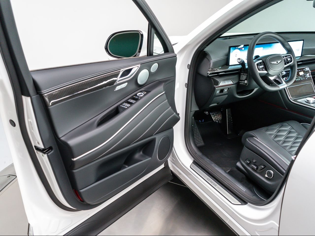 New 2026 Alta White Genesis 3.5T E-SC MHEV image 30