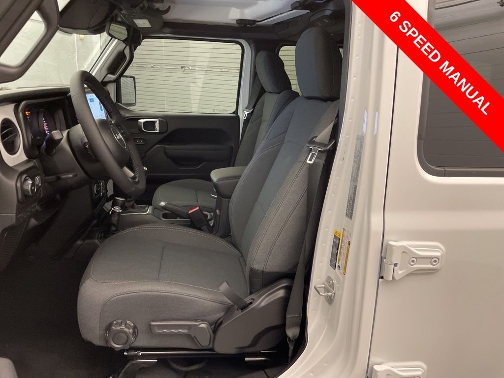 New 2026 Bright White Clear-Coat Exterior Paint Jeep Sport S image 15