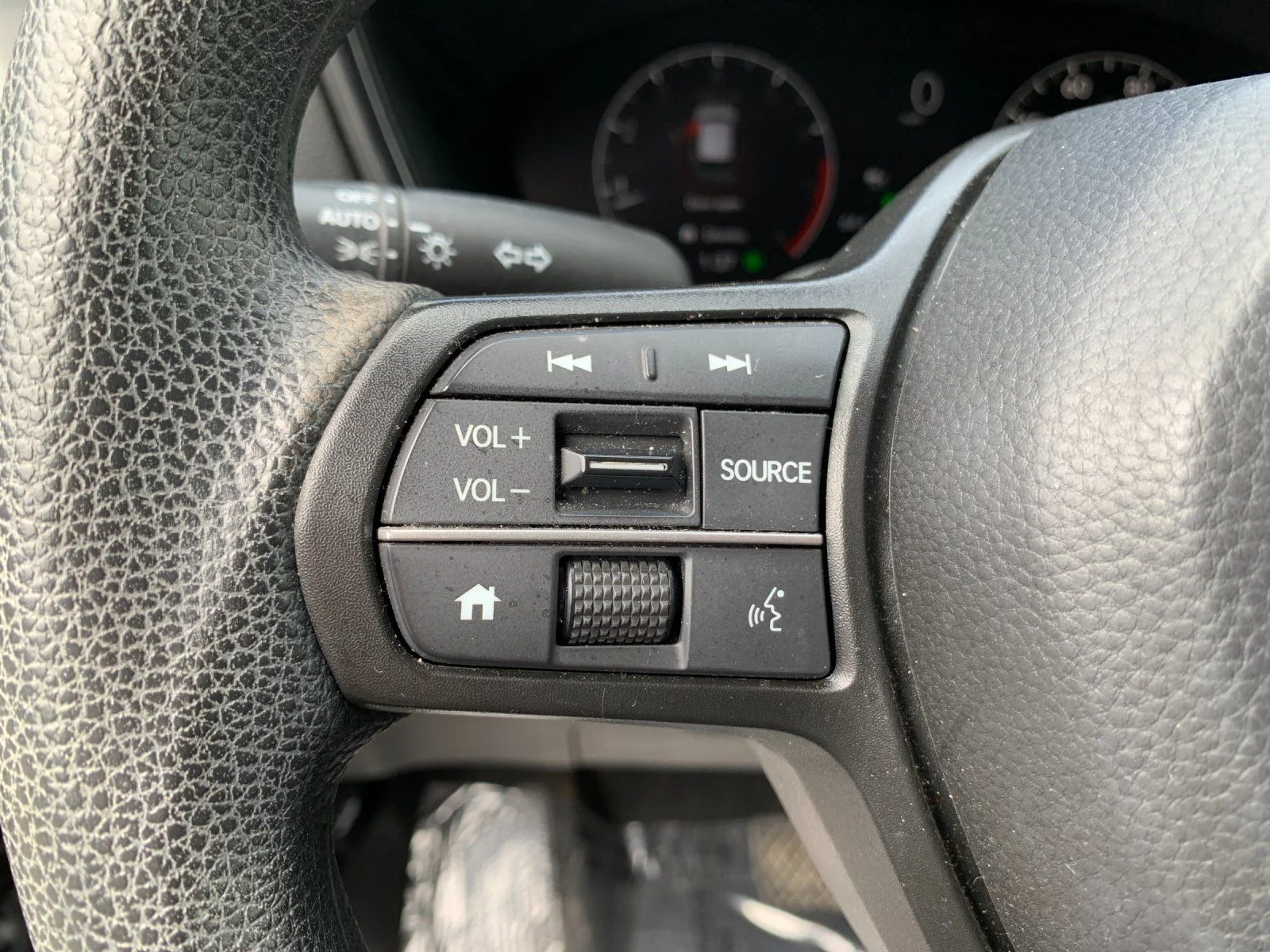 Used 2025  Honda LX image 26