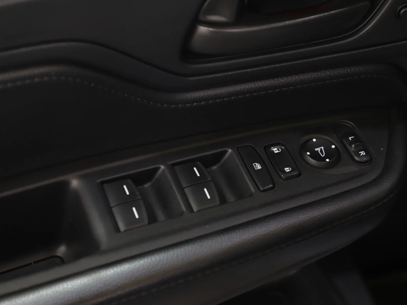 Used 2025 SONIC GRAY Honda Sport-L image 23