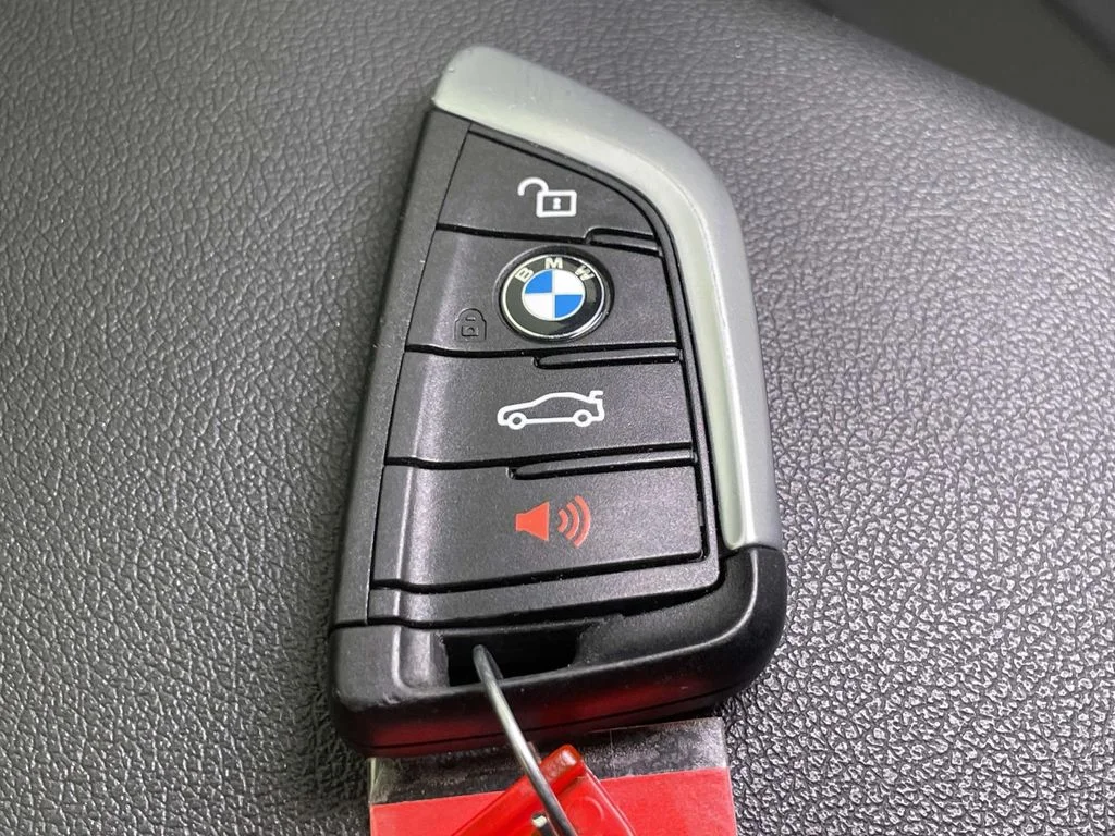 Used 2020 Gray BMW xDrive30i image 40