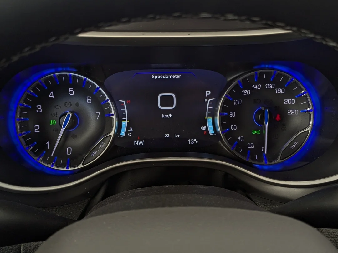 New 2026 Black Chrysler Select - - FWD - 360 Camera - FAV Edition - Power Liftgate - Remote Start & More! image 18