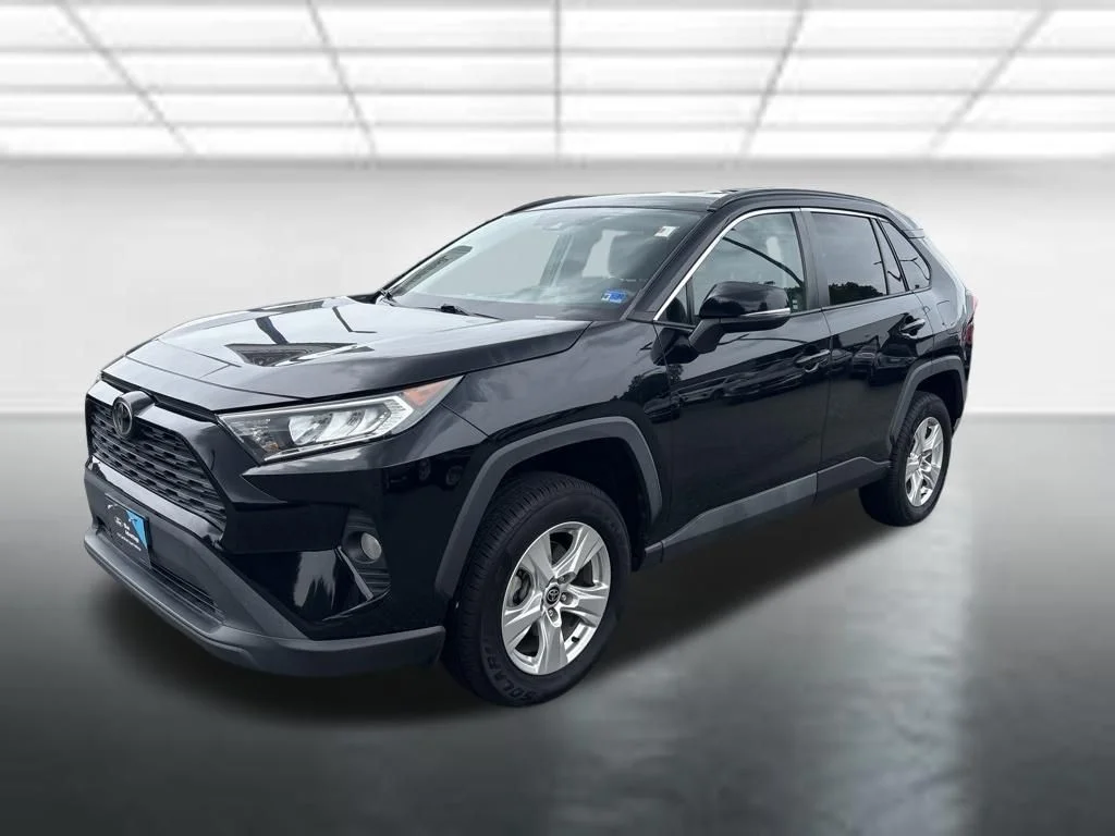 Used 2021 Black Toyota XLE image 19