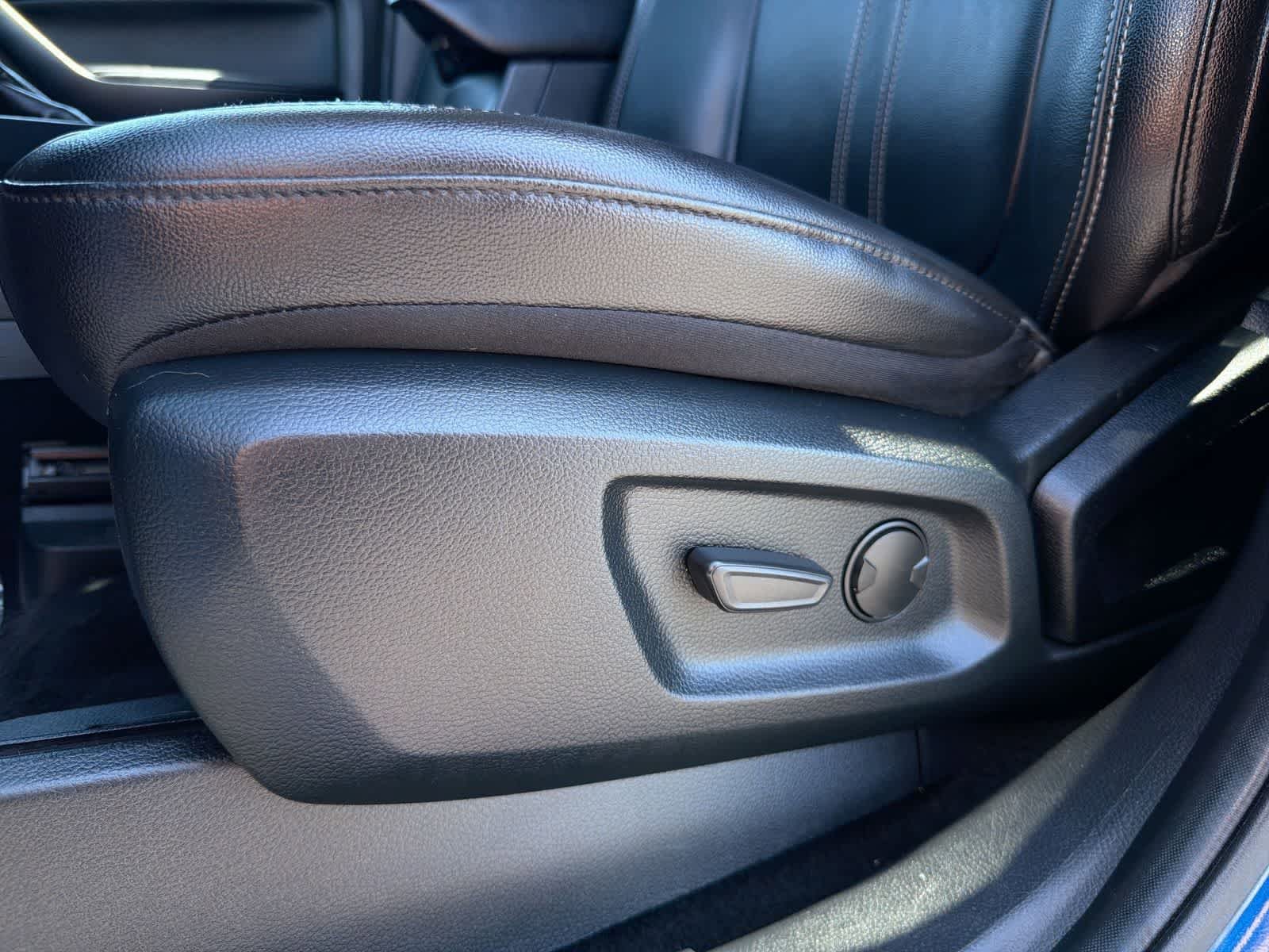 Used 2020 Lightning Blue Metallic Ford LARIAT image 18