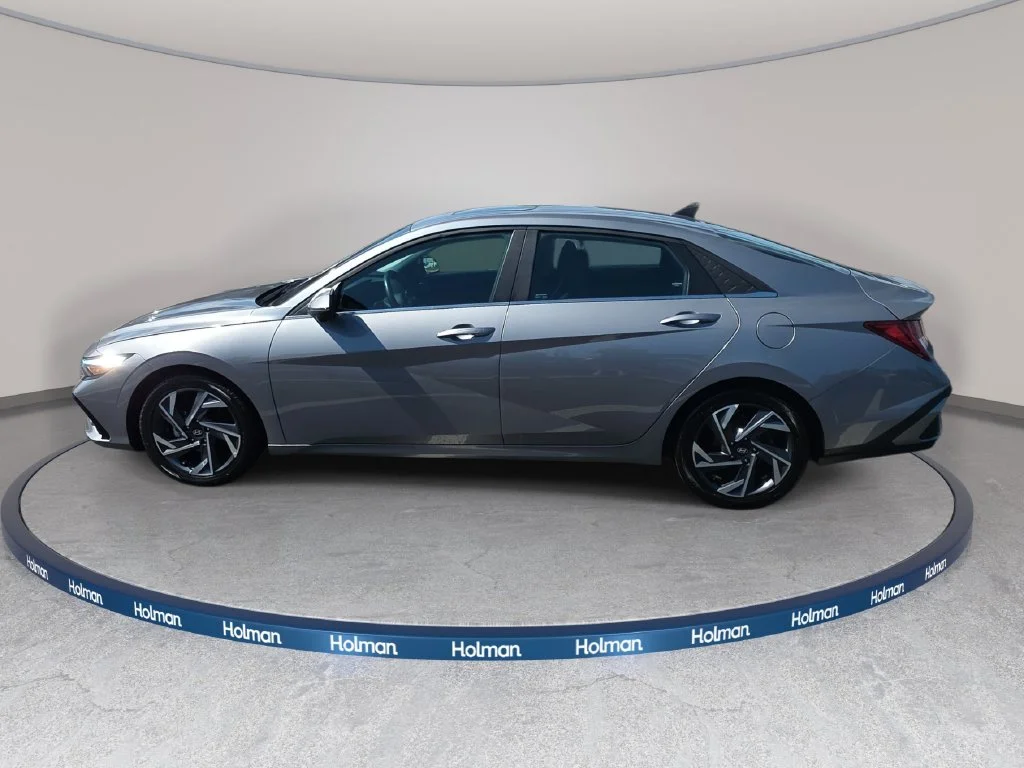 Certified Used 2024 Metal Hyundai Limited image 8