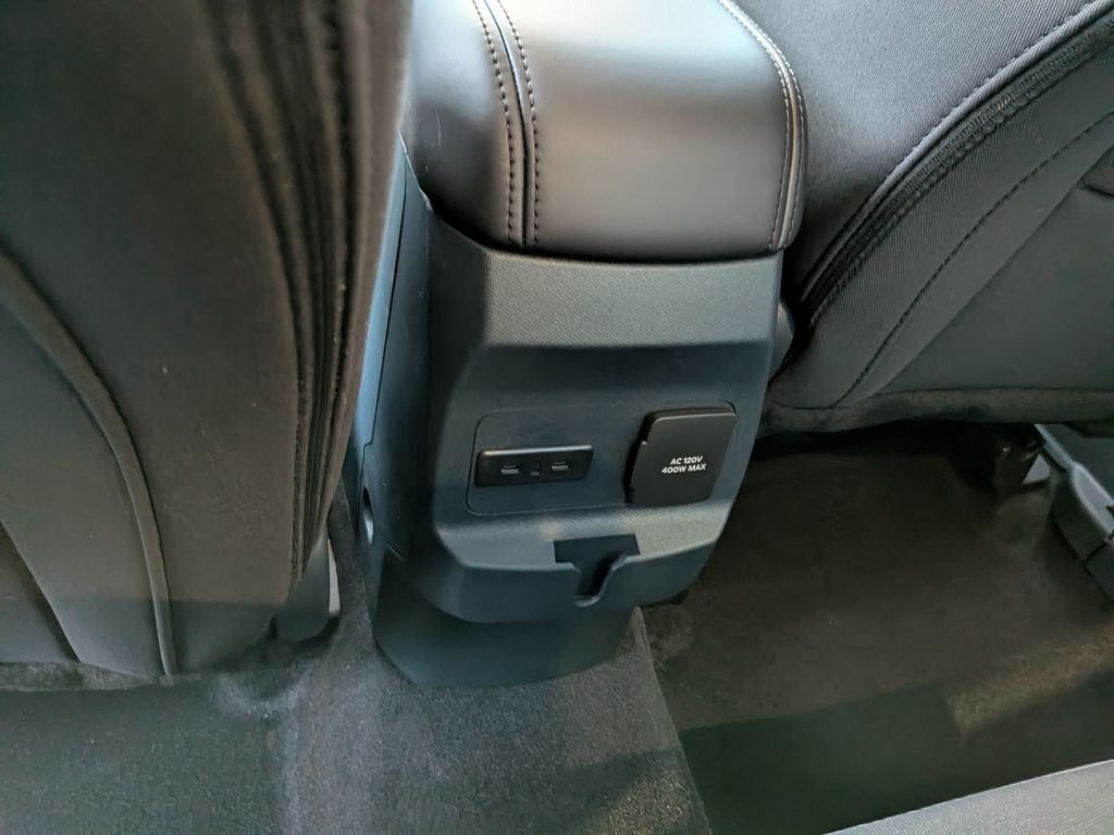 New 2026 Oxford White Ford XLT image 29