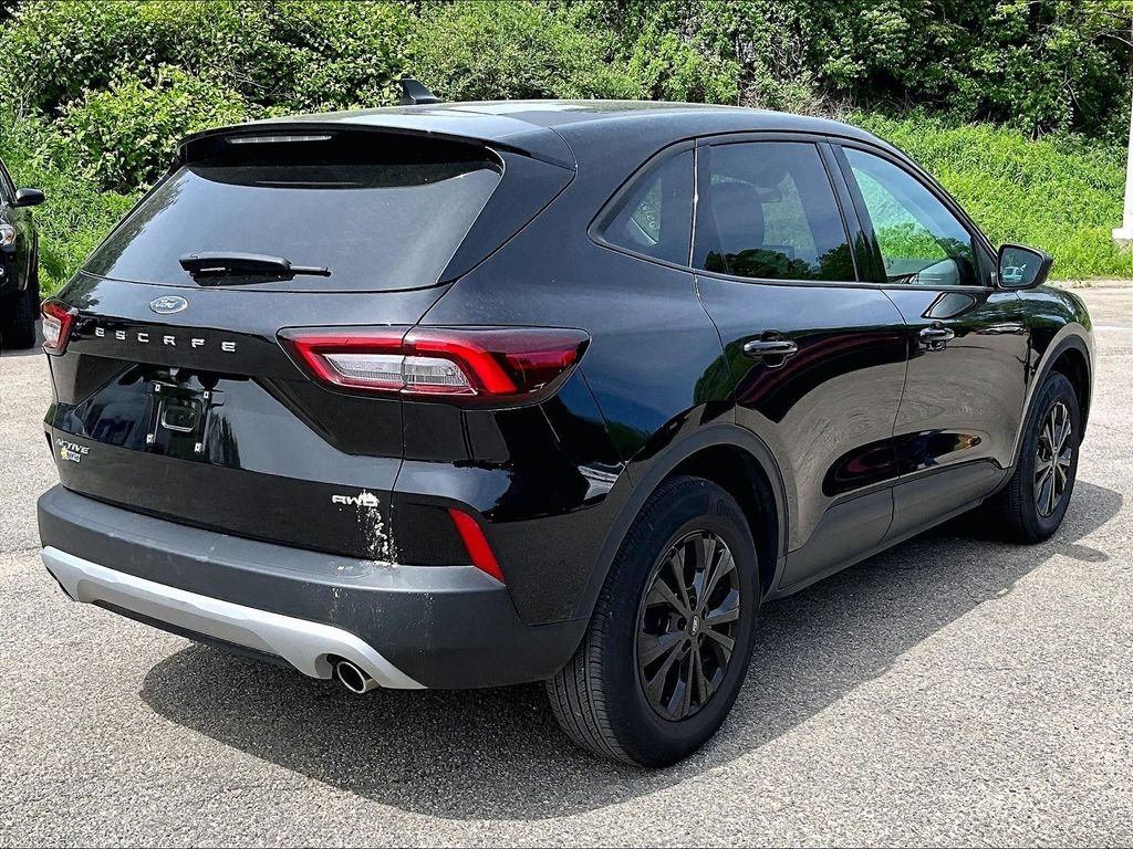 Used 2025 Black Ford Active image 6