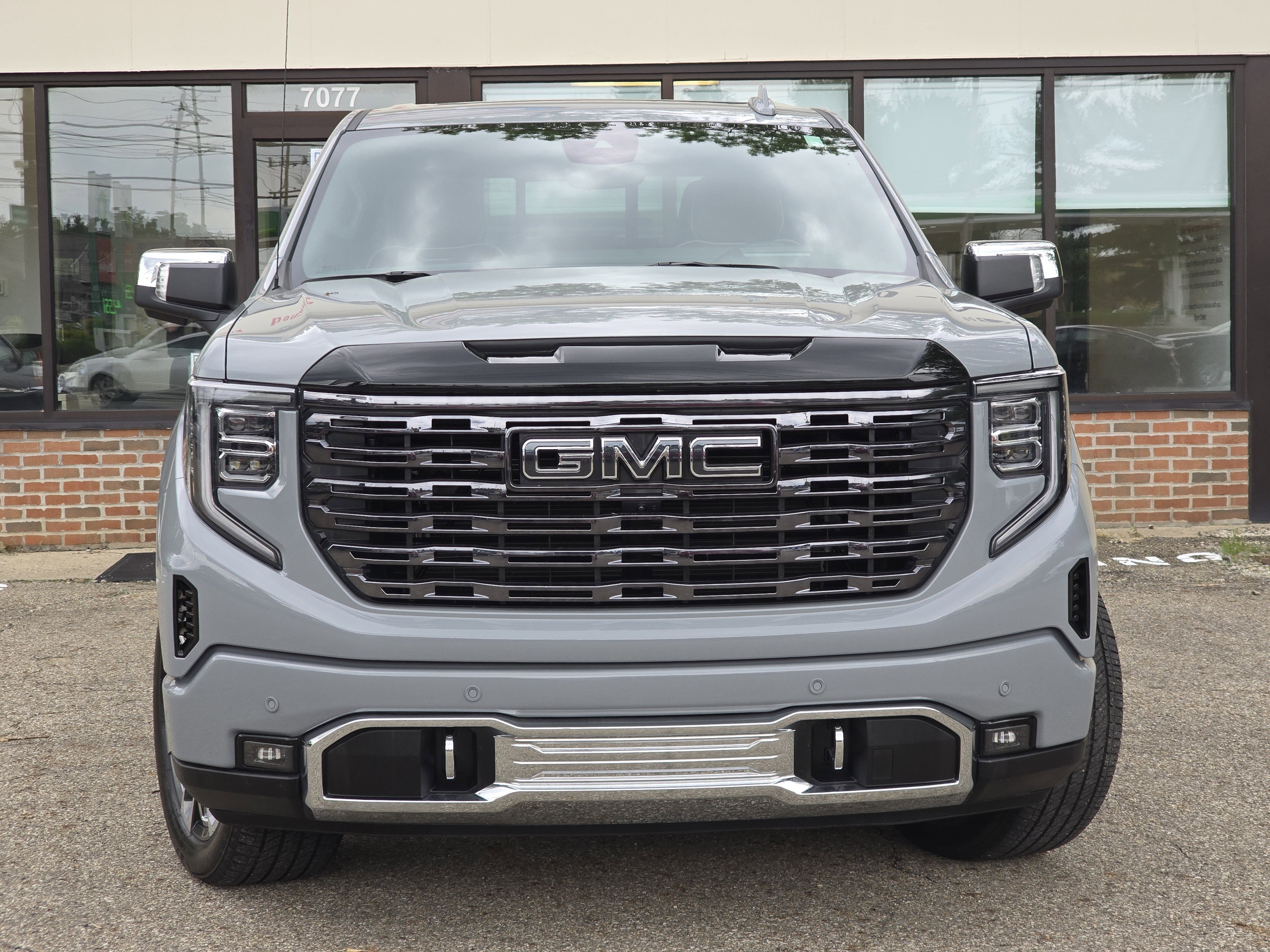 Used 2025 Thunderstorm Gray GMC Denali Ultimate image 17