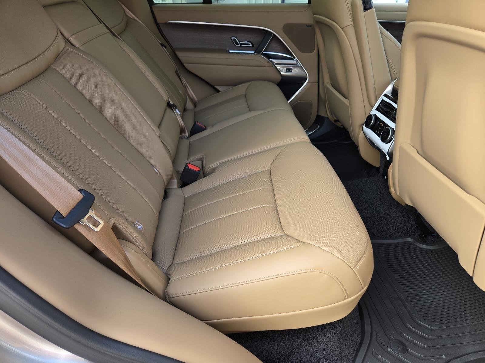 New 2026 Batumi Gold LAND ROVER SE PHEV image 39
