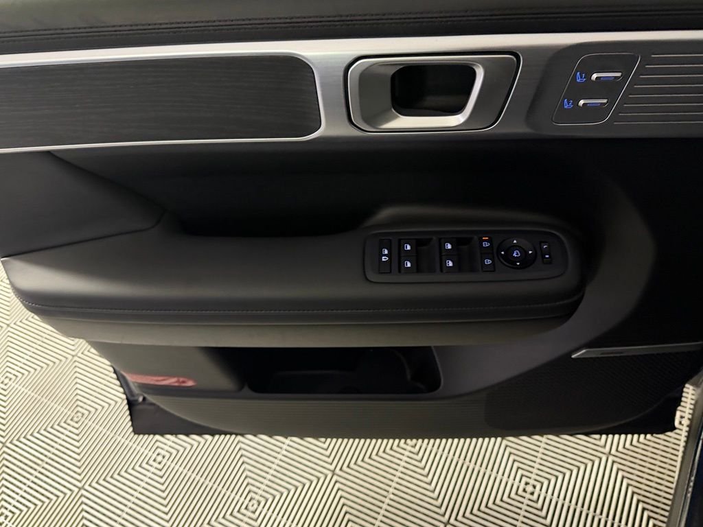 Used 2025 Blue Hyundai Limited image 28