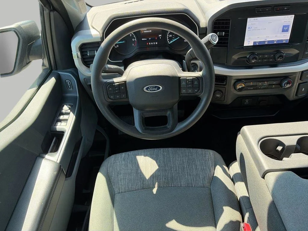 Used 2023 Silver Ford XLT image 10
