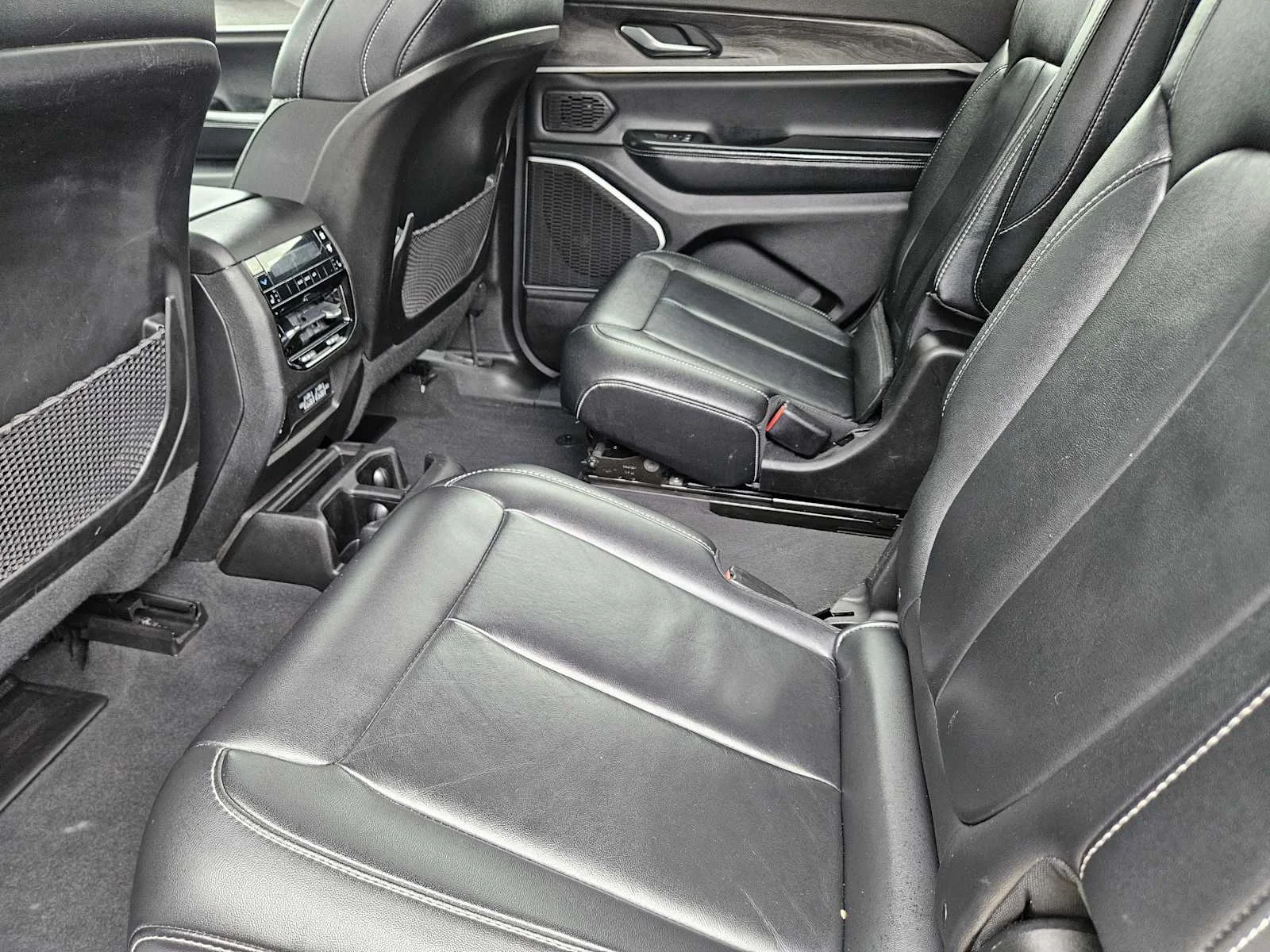Used 2022 Bright White Clearcoat Jeep Limited image 21