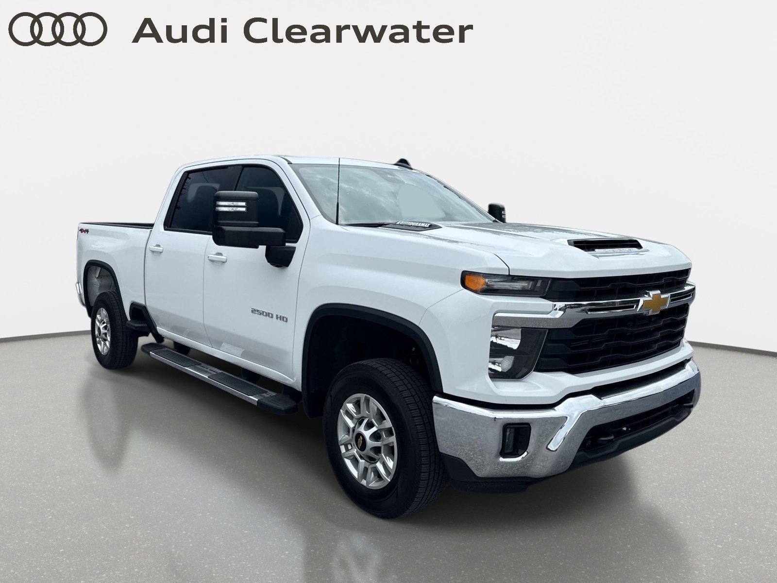 Used 2025 Summit White Chevrolet LT image 6