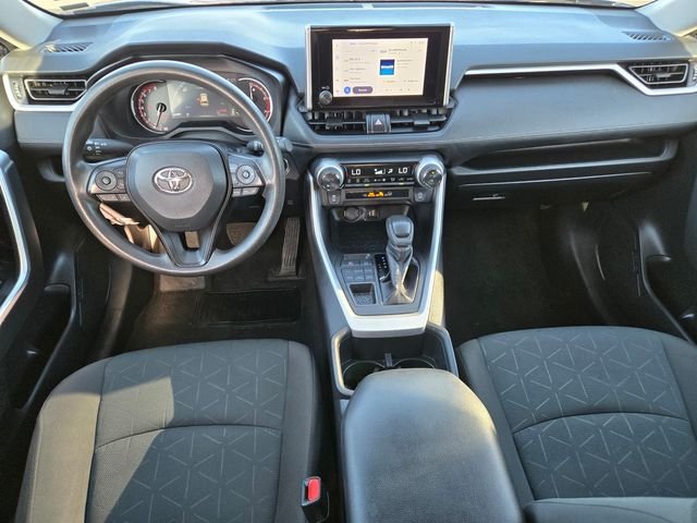 Used 2024  Toyota XLE image 9
