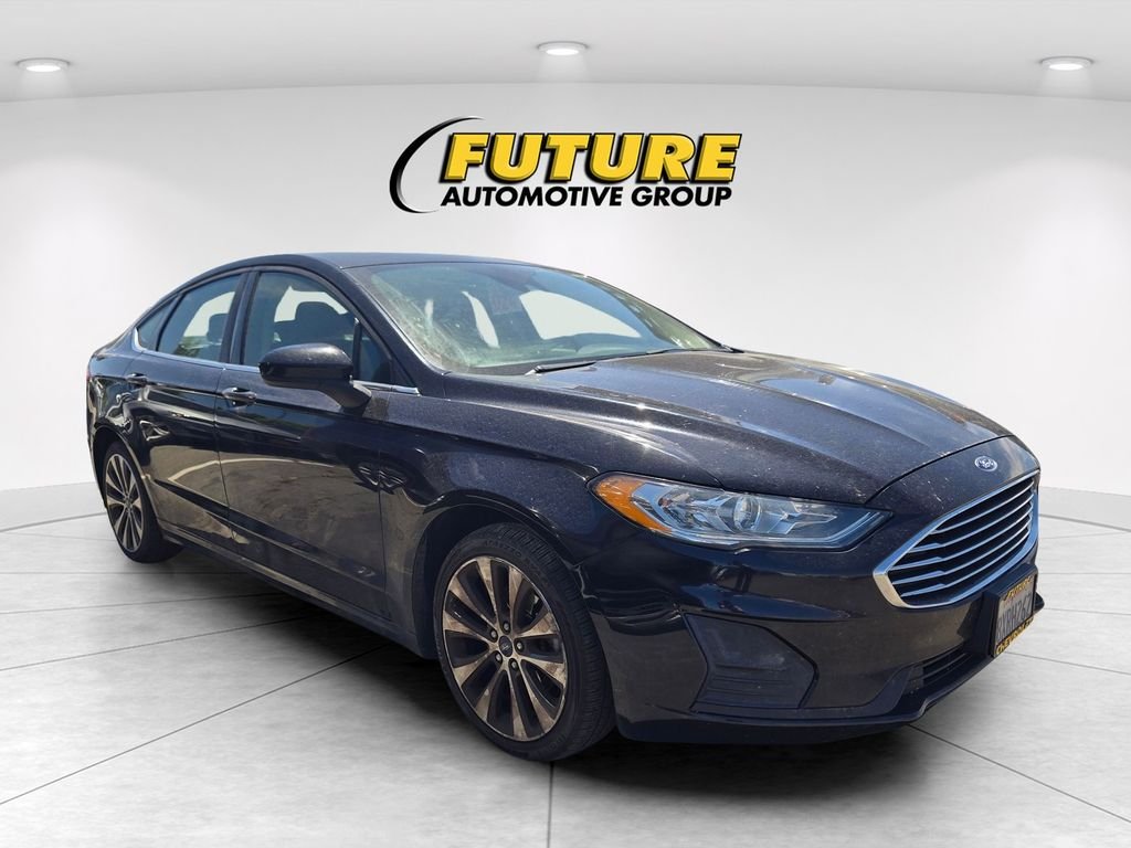 Used 2019 Black Ford SE image 1