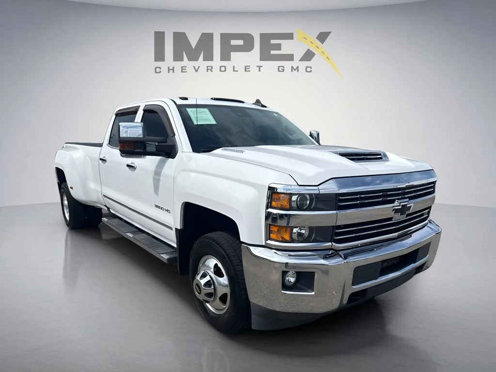 Used 2018 SUMMIT WHITE Chevrolet LTZ image 7