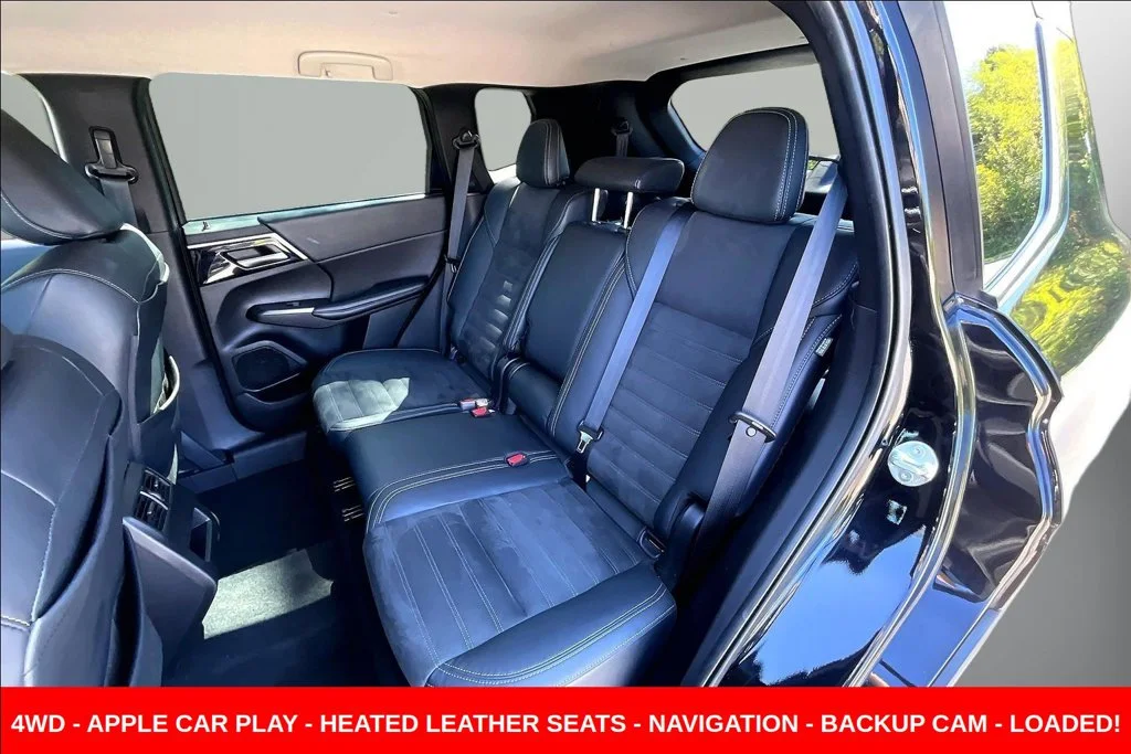 Used 2022  Mitsubishi SE image 26