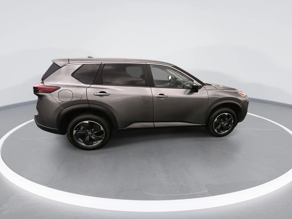 Used 2024 Gray Nissan SV image 9