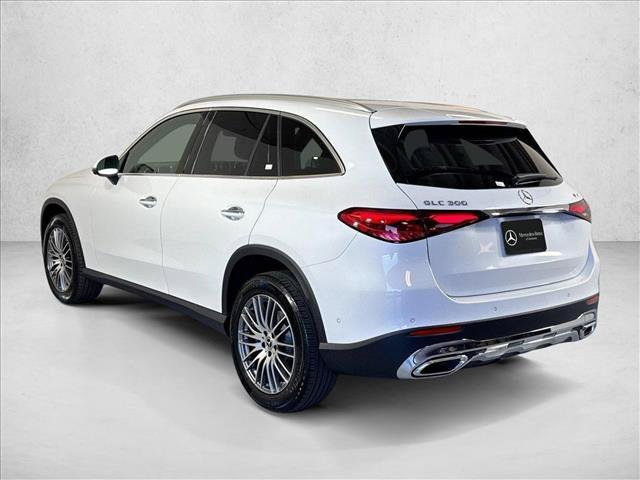 New 2026 MANUFAKTUR Moonlight White Metallic Mercedes-Benz GLC 300 image 37