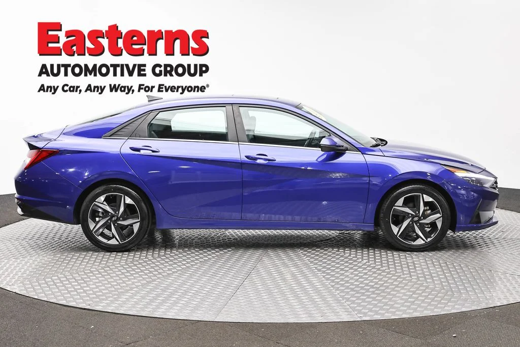 Used 2023 Blue Hyundai Limited image 4