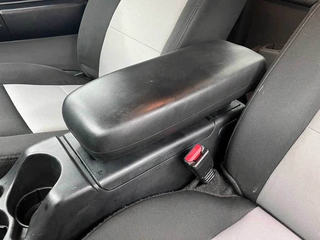 Used 2010  Ford XLT image 22