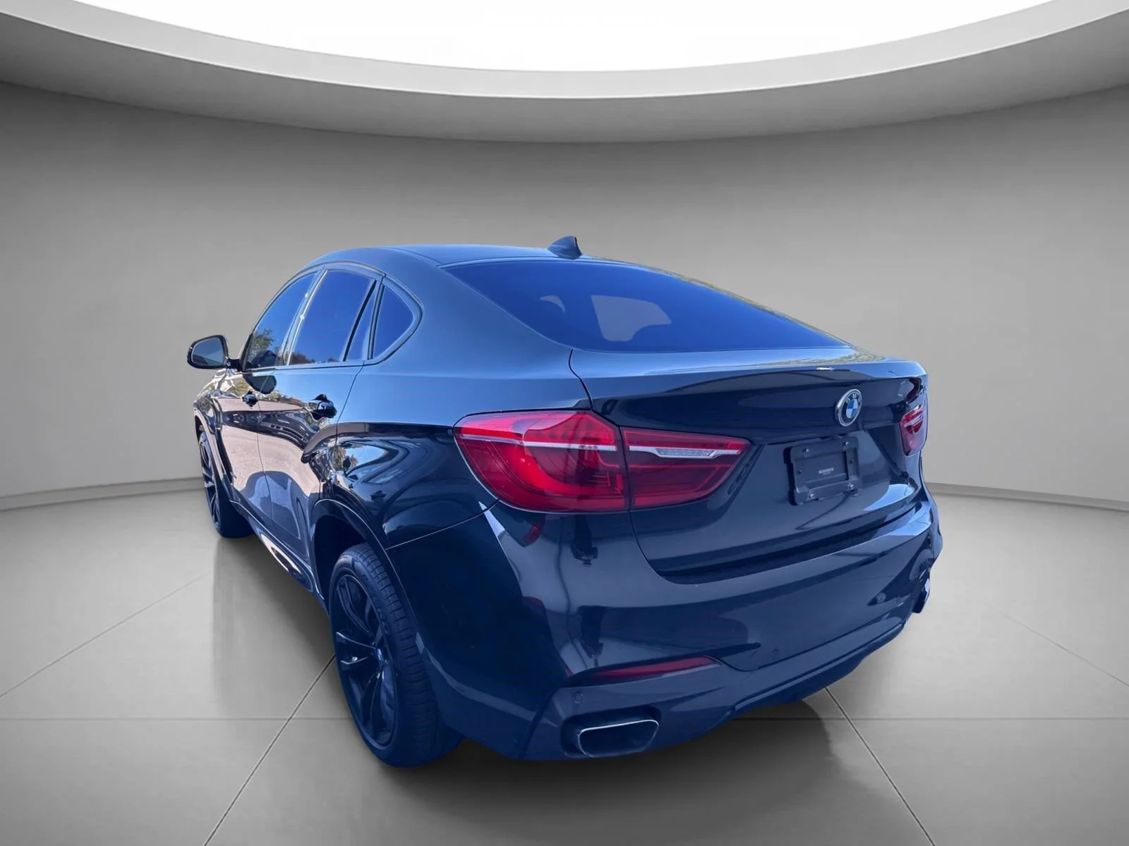 Used 2018 Black Sapphire Metallic BMW xDrive35i image 8