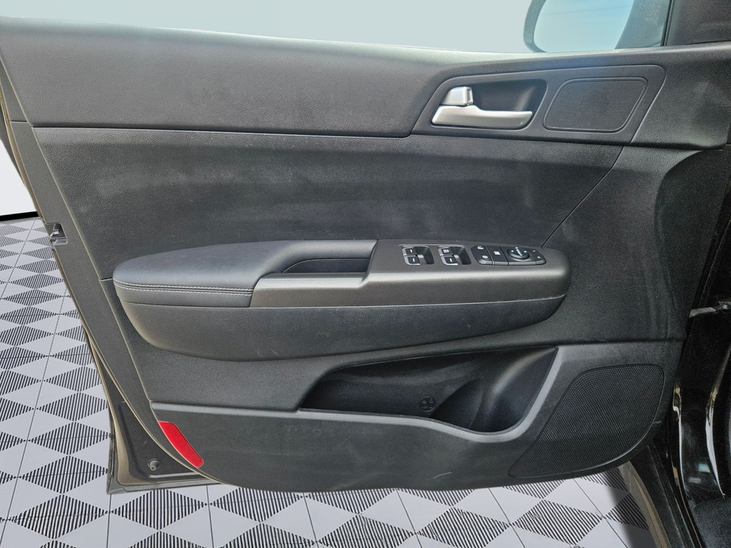 Used 2020 Black Cherry Pearl Kia LX image 9