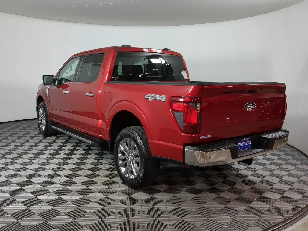 Used 2025 Rapid Red Metallic Tinted Clearcoat Ford XLT image 6